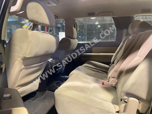 2015 تويوتا سكويا