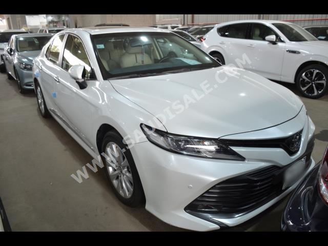 2019 تويوتا كامري جي ال اكس