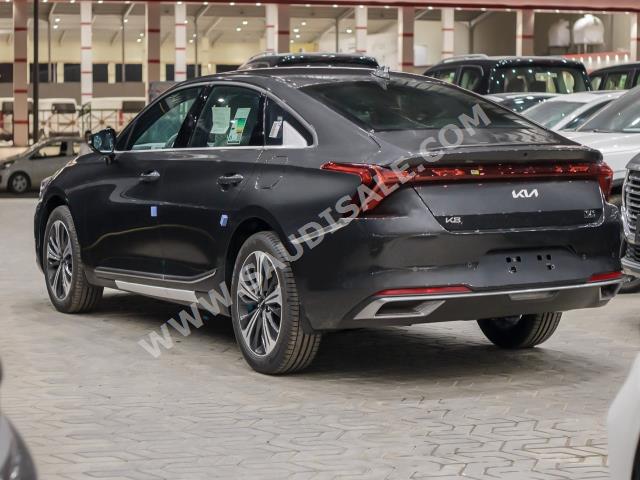 2023 Kia K8