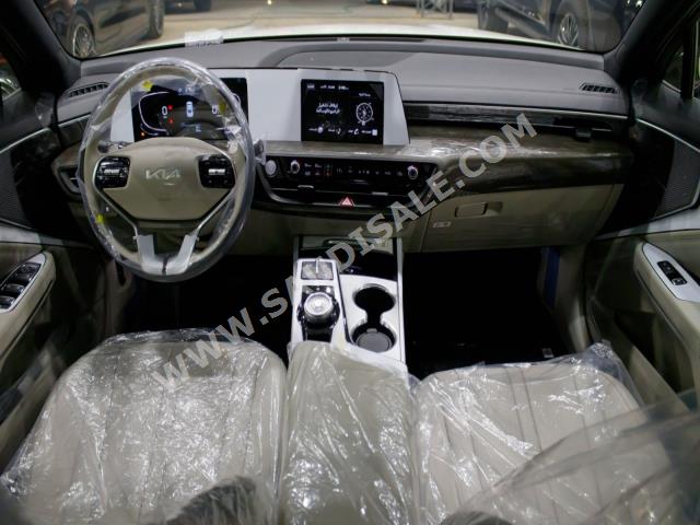 2023 Kia K8