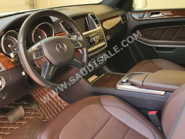 2016 مرسيدس - بنز جي إل 500 أي إم جي