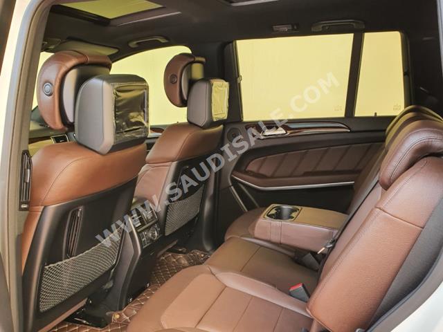 2016 مرسيدس - بنز جي إل 500 أي إم جي