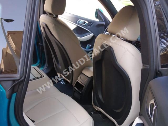 2021 بي ام دبليو الفئة الثانية 218 أي