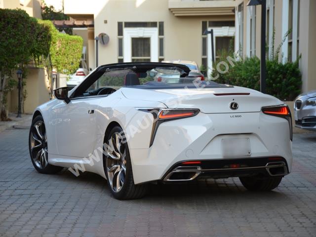 2021 لكزس إل سي 500