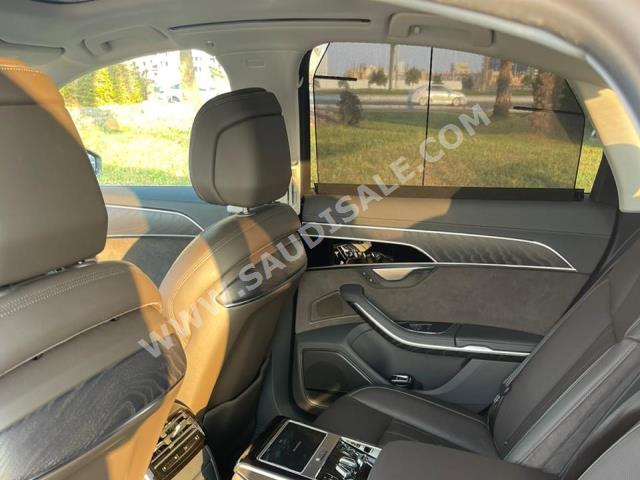 2019 اودي اي 8 ال