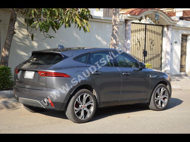 2019 جاكوار اي-بيس