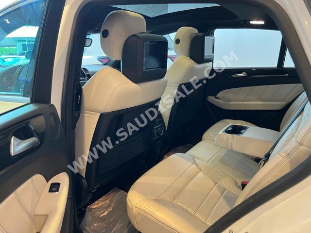 2016 مرسيدس - بنز جي إل إي 63إس أي إم جي