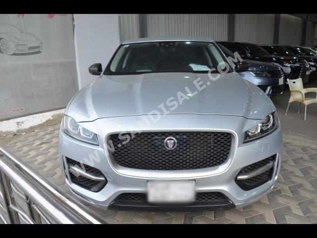 2019 جاكوار اف-بيس