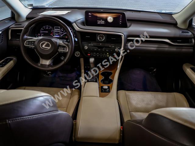 2017 لكزس أر إكس 350