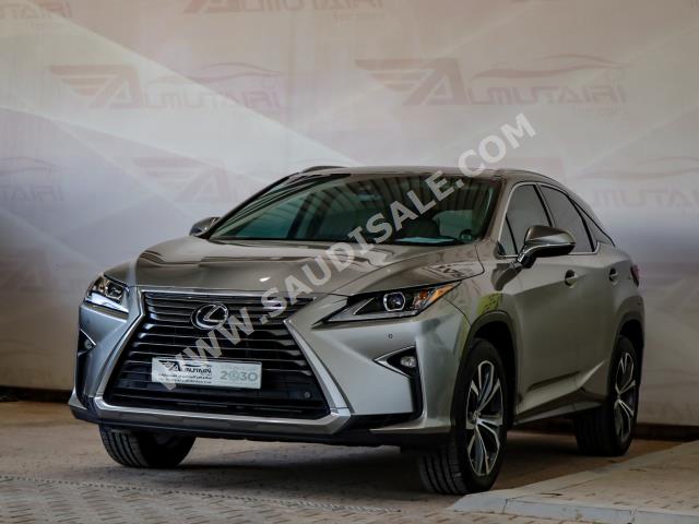 2017 لكزس أر إكس 350