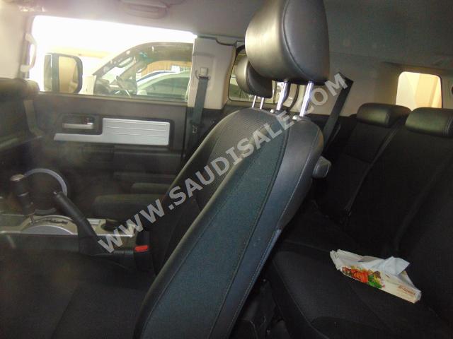 2012 Toyota FJ Cruiser 2