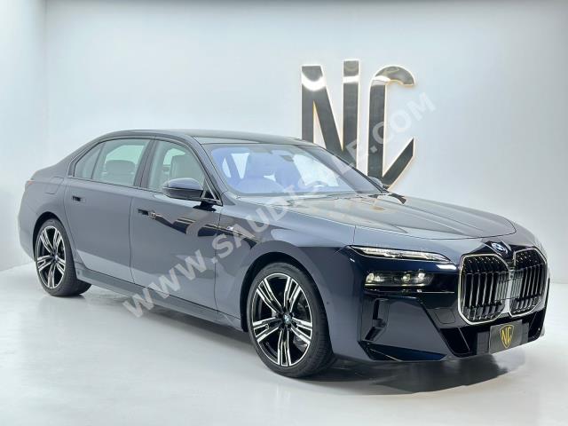 2024 بي ام دبليو الفئة السابعة 735أي