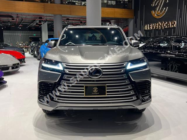 2023 لكزس إل إكس 600