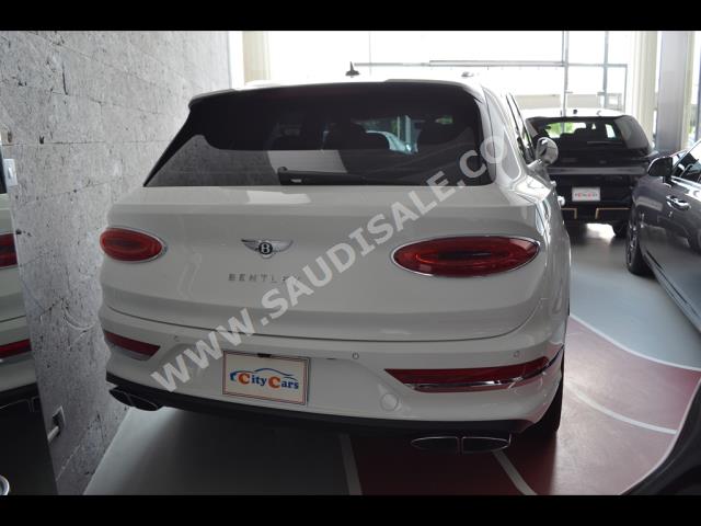 2021 بنتلي بنتايجا