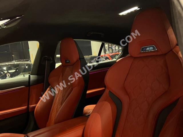 2020 بي ام دبليو الفئة ام إم 8