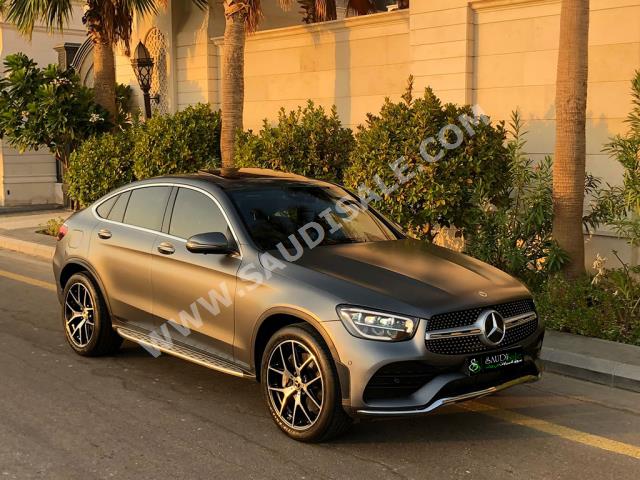 2023 مرسيدس - بنز جي إل سي 300 كوبيه