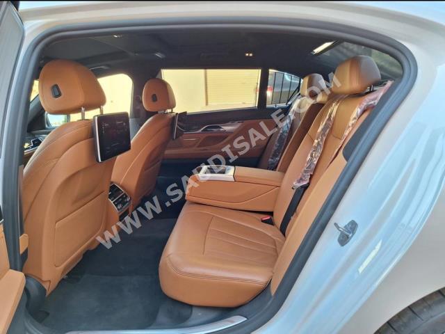 2020 بي ام دبليو الفئة السابعة 730 إل أي