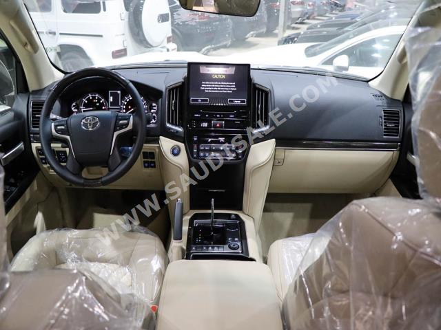 2021 Toyota Land Cruiser GXR