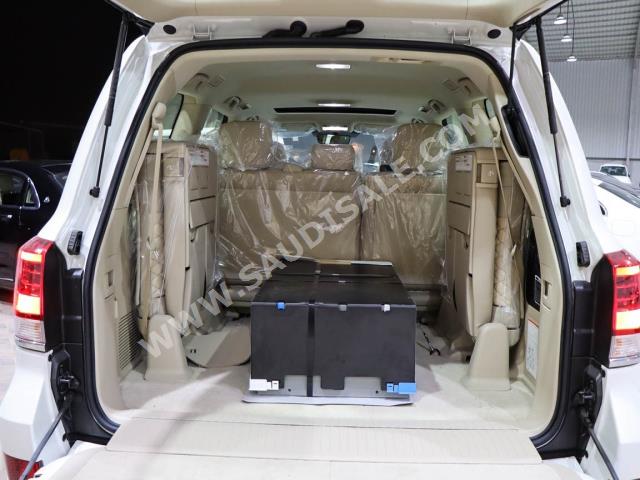 2021 Toyota Land Cruiser GXR