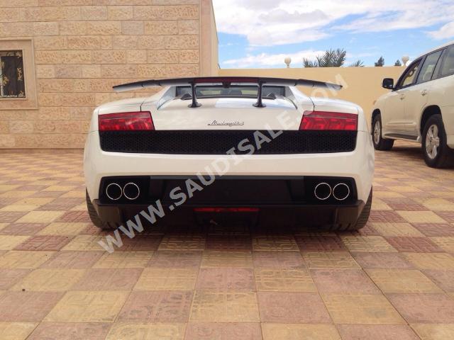 2014 لمبرجيني جلاردو ال بي - 560