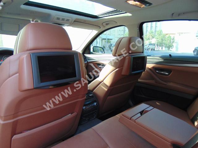 2011 BMW 5 Series 550i