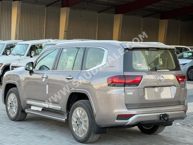 2022 تويوتا لاند كروزر في اكس ار