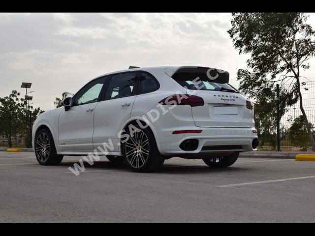 2016 بورش كايين جي تي اس