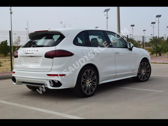 2016 بورش كايين جي تي اس