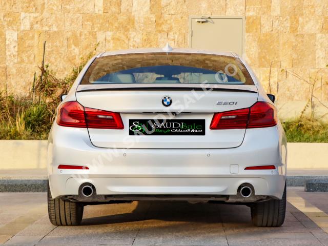 2020 بي ام دبليو الفئة الخامسة 520 أي