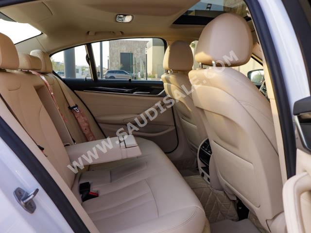 2020 بي ام دبليو الفئة الخامسة 520 أي