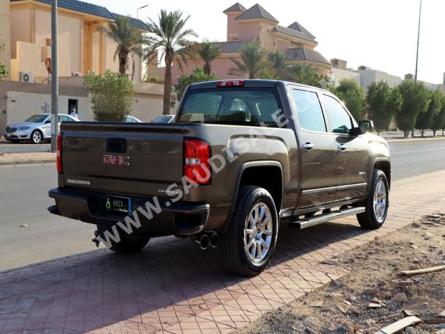 2015 GMC Sierra Denali