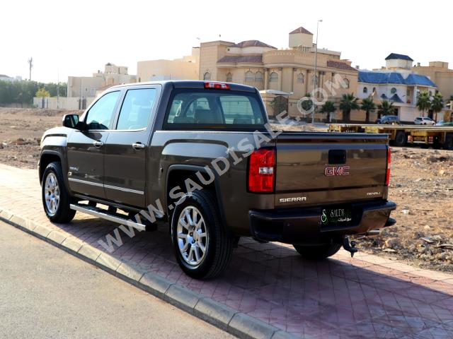 2015 GMC Sierra Denali