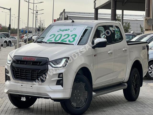 2023 ايسوزو بيكب غمارتين