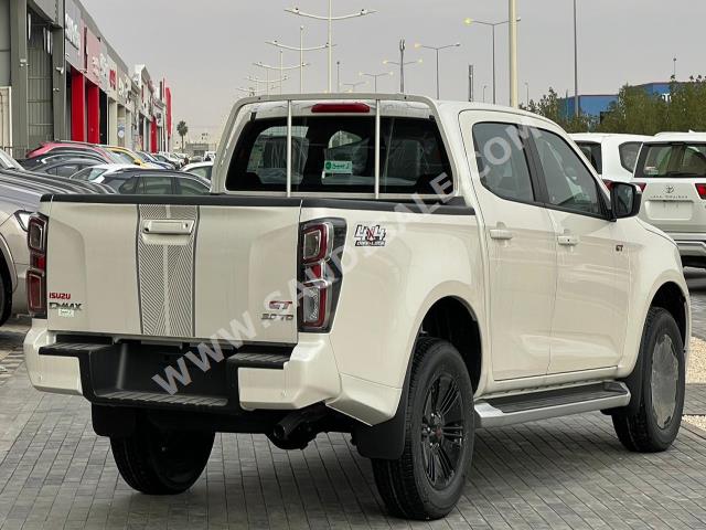 2023 ايسوزو بيكب غمارتين