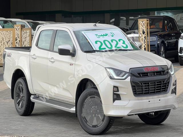 2023 ايسوزو بيكب غمارتين