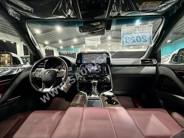 2023 لكزس إل إكس 600