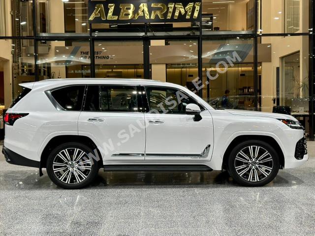 2023 لكزس إل إكس 600