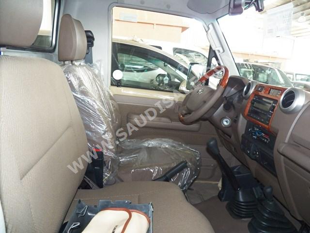 2013 Toyota Land Cruiser LX