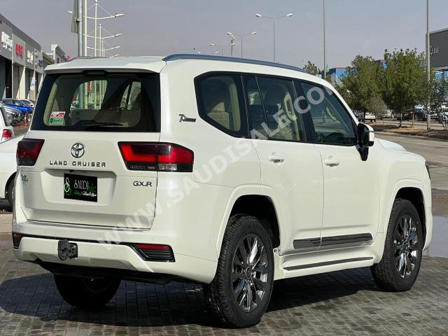 2022 تويوتا لاند كروزر جي اكس ار