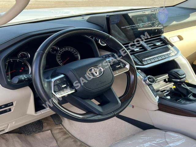 2022 تويوتا لاند كروزر جي اكس ار