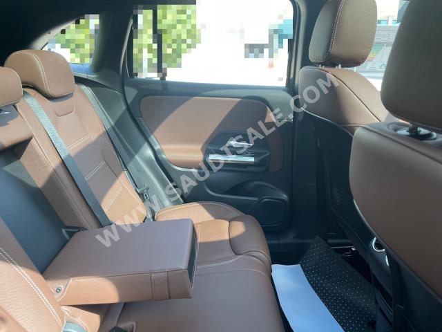 2023 مرسيدس - بنز جي إل أي 200