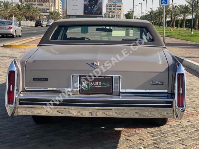 1983 كاديلاك ديفيل كوبيه