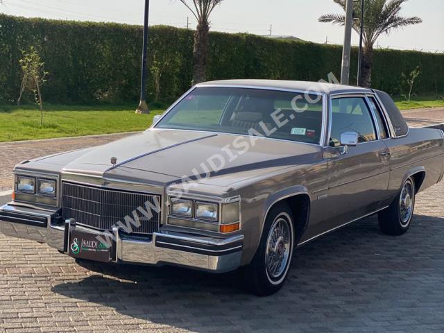 1983 كاديلاك ديفيل كوبيه