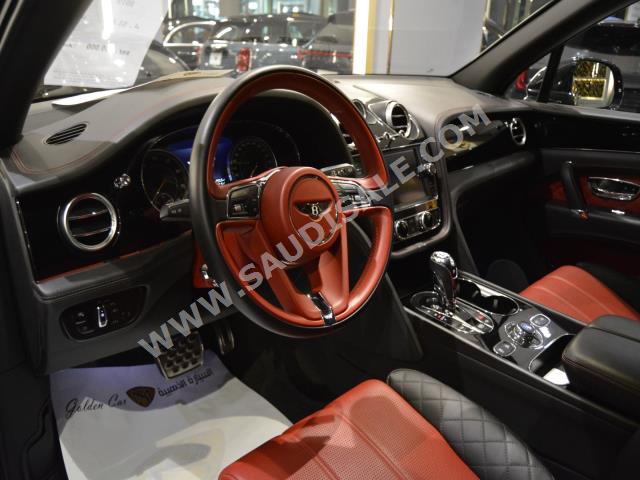 2018 بنتلي بنتايجا