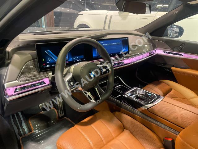 2023 بي ام دبليو الفئة السابعة 740 إل أي