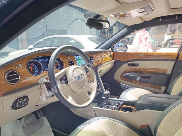 2016 بنتلي مولسان