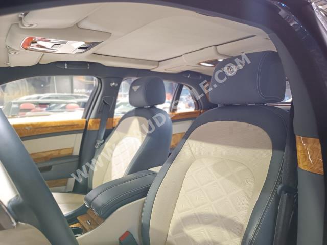 2016 بنتلي مولسان