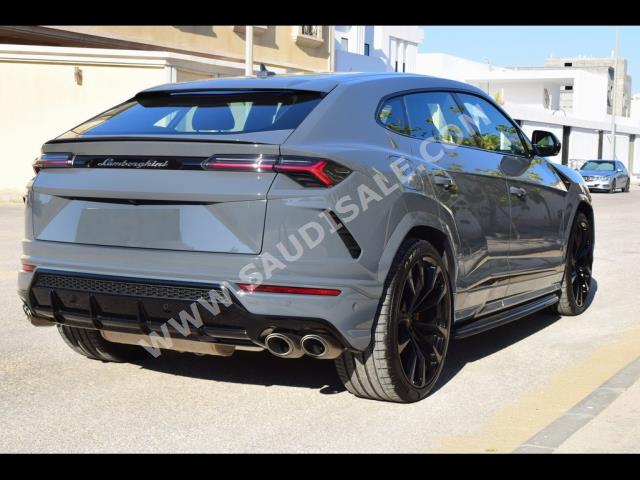 2022 لمبرجيني اوروس