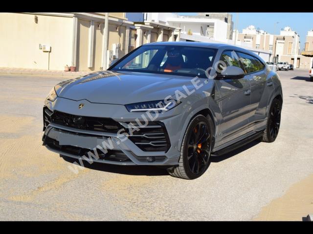 2022 لمبرجيني اوروس