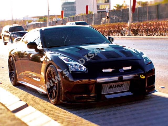 2014 نيسان جي تي - ار